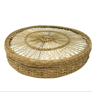 Hand Crafted Straw Basket Crochet Holder with 12 White Crochet Mats.